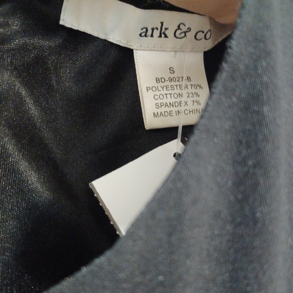 Ark & Co. 3D Dress - Picture 6 of 8
